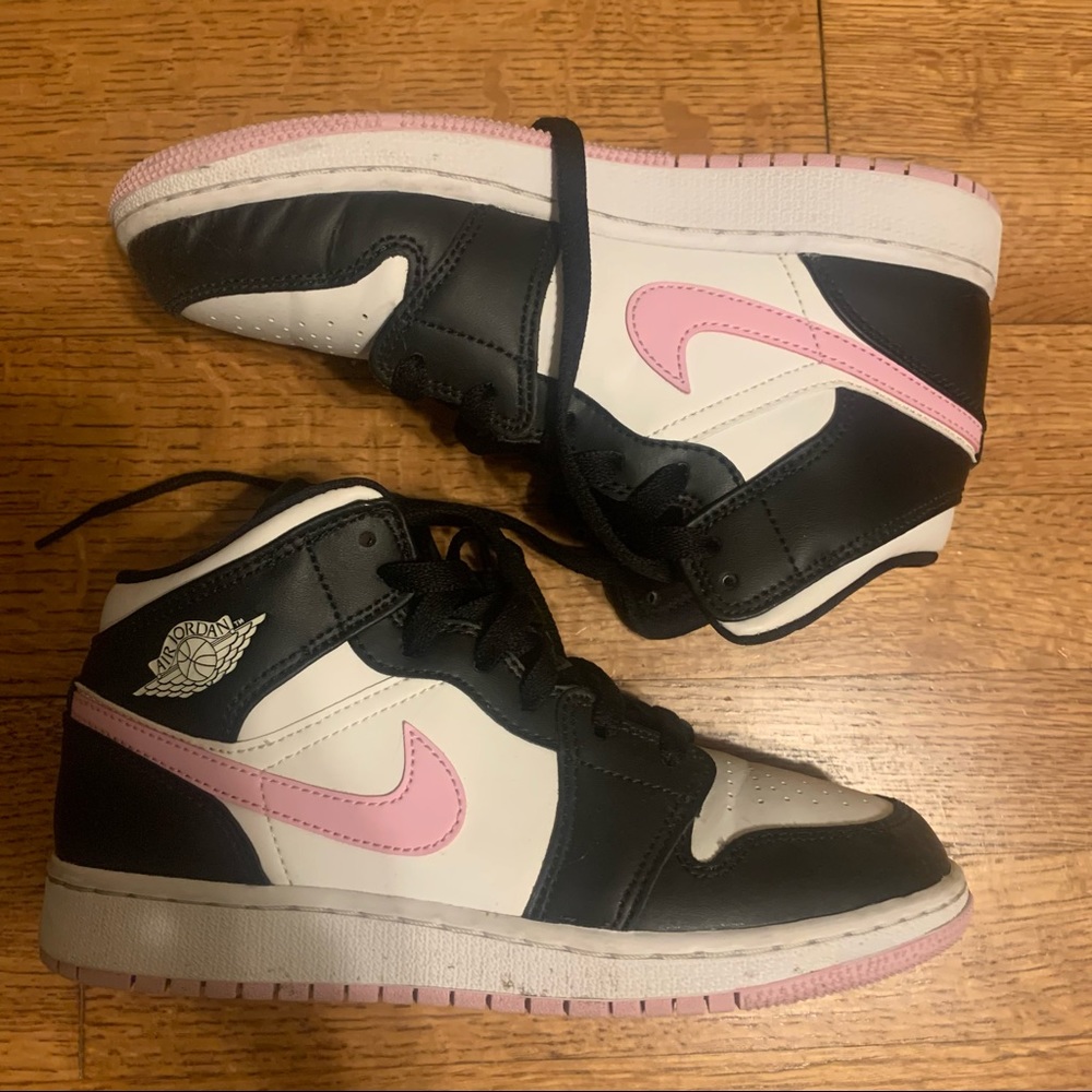 White black light arctic pink jordan 1 mid